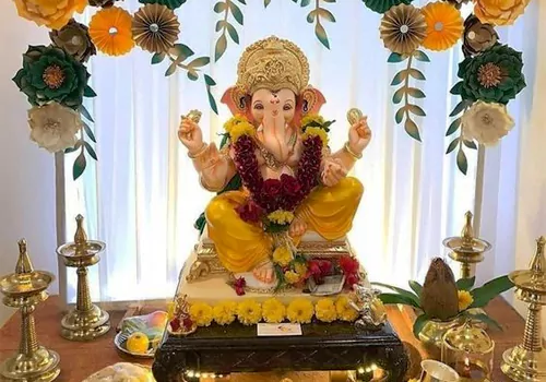 డబ్బు ఖర్చు లేకుండా ఇంట్లోనే వినాయకుడి మండపం!