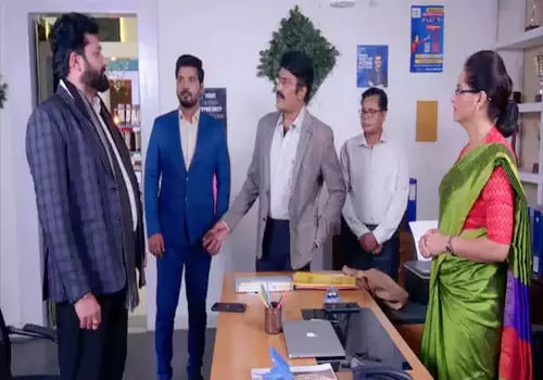 అకౌంట్స్ సీజ్ అయ్యాయని మేనేజర్ చెప్పడంతో జగతి, మహేంద్ర షాక్!