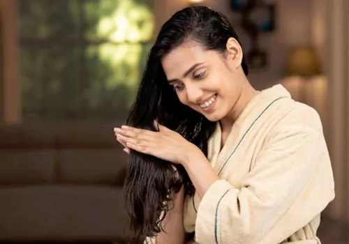 కొబ్బరి నూనెలో ఇవి మిక్స్ చేసి రాస్తే చాలు.. పొడవాటి జుట్టు మీ సొంతం..!