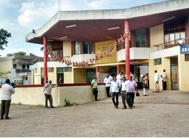 Last unit of HMT closed