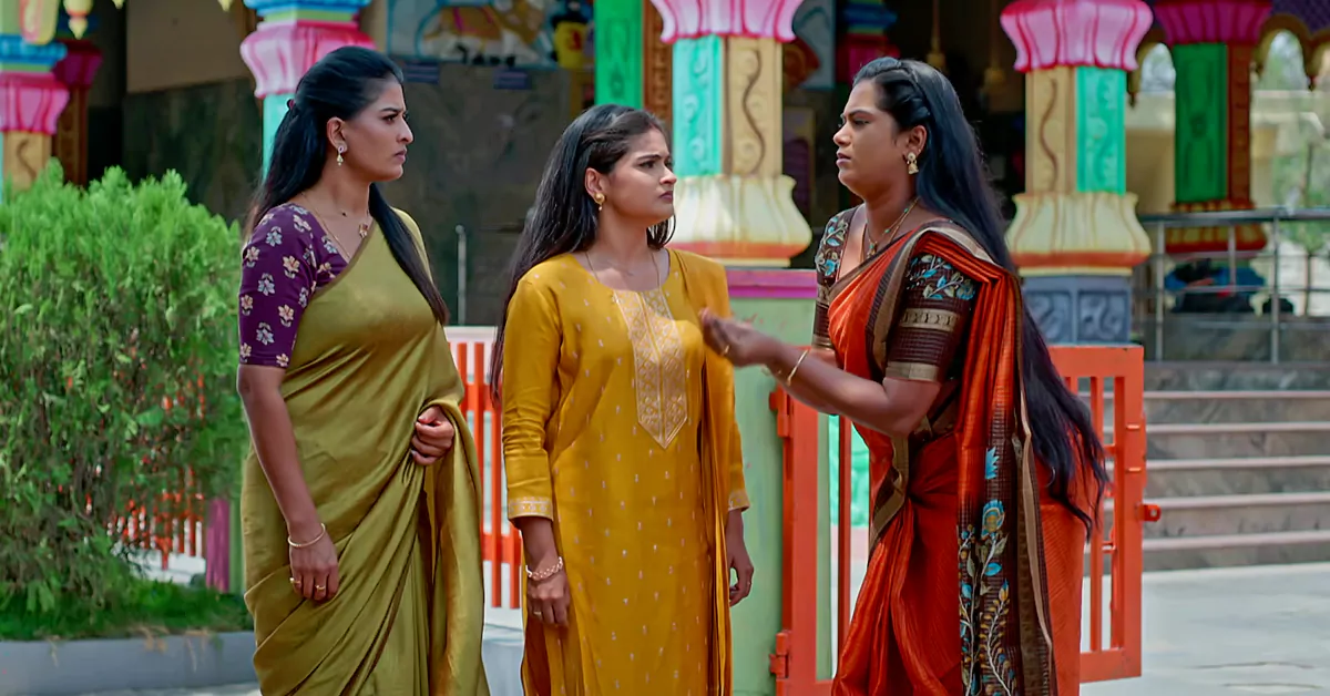 ఇల్లు ఇల్లాలు పిల్లలు: కాళ్ళు పట్టుకుని వేడుకున్న శ్రీవల్లి.. నర్మద, ప్రేమ కనికరిస్తారా?