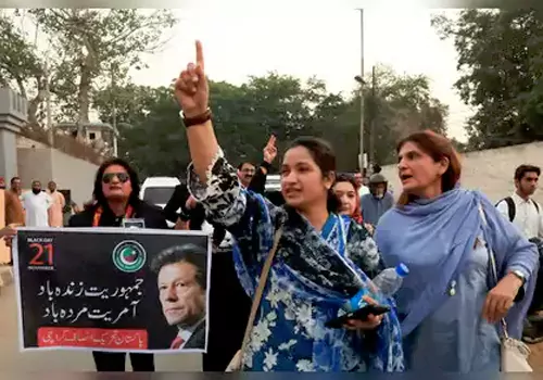 pakisthan defence minister condemn imran dead propaganda