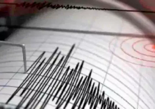 earth quake shakes indonesia