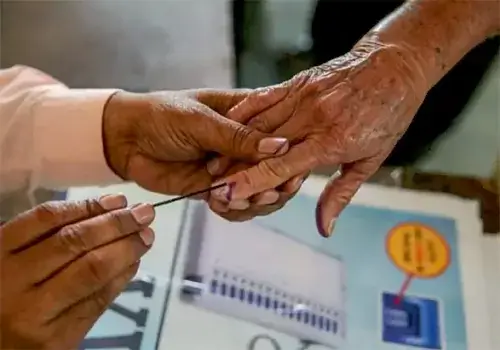 tight fight between bjp and congress alliances
