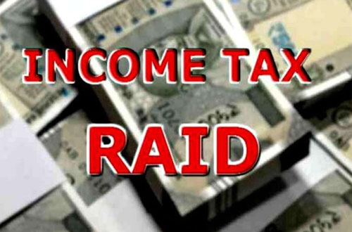 it raids on corporate hospitals in vijayawada