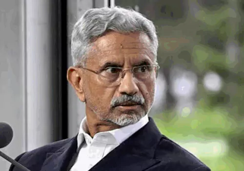 వాణిజ్య నౌకలపై అమెరికా దాడులు.. అగ్రరాజ్యంపై ఇండియా ఆగ్రహం! 