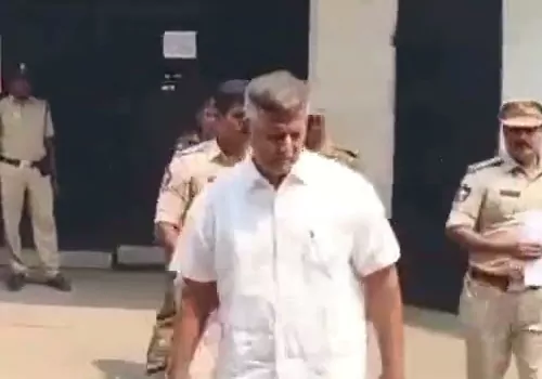 gannavaram police take vamshi into custody