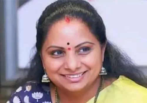 kavitha kalvakuntla public appology big shock to brs