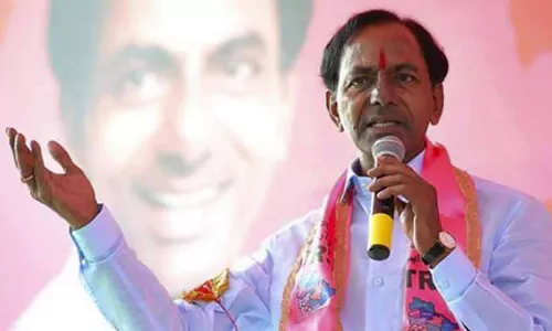 CM KCR hot comments on AP govt