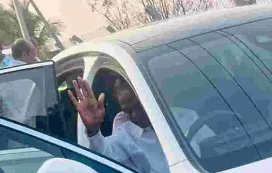 kcr drives car in farmhouse