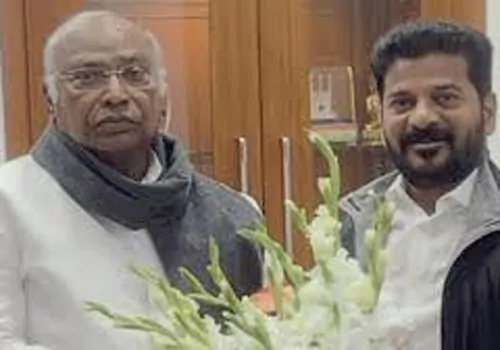 మల్లికార్జున ఖర్గేతో  సీఎం రేవంత్ భేటీ