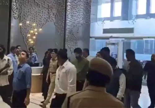 allurjun visit kims hospital to see sriteja