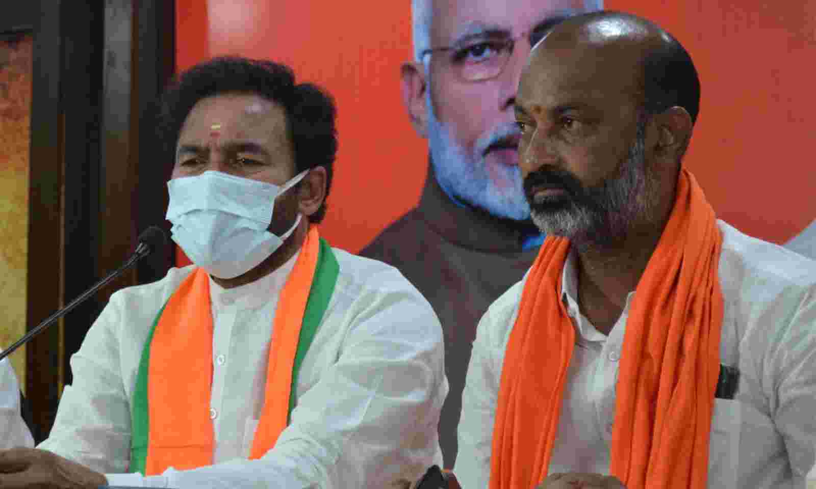 etela rajender facing trobules with bandi sanjay kishan reddy yatras