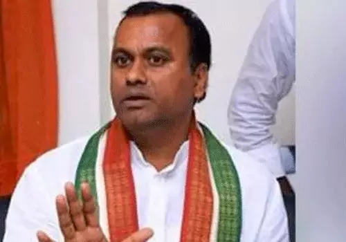 reason behind congress soft stance on komatireddy rajagopalreddy