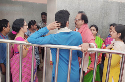 BJP leader Krishnam Raju faces insult at Kanaka Durga temple in Vijayawada