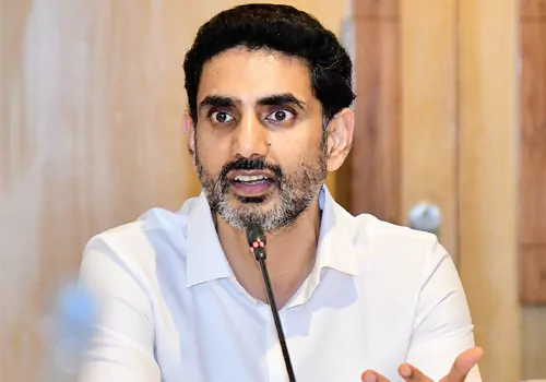 పేద పిల్లలకు మంచి భోజనం పెడుతుంటే ఎందుకు ఏడుస్తున్నారు : లోకేష్