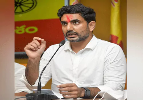 Nara Lokesh dukudu