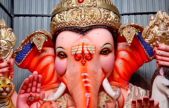 madapur ganesh laddu 29lacks in auction