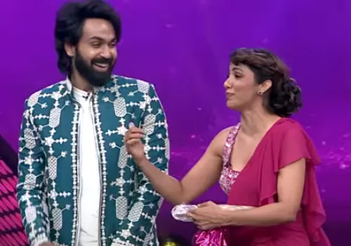 నాకు మల్లెపూలు ఇచ్చిన ఫస్ట్ మగాడు మానస్..