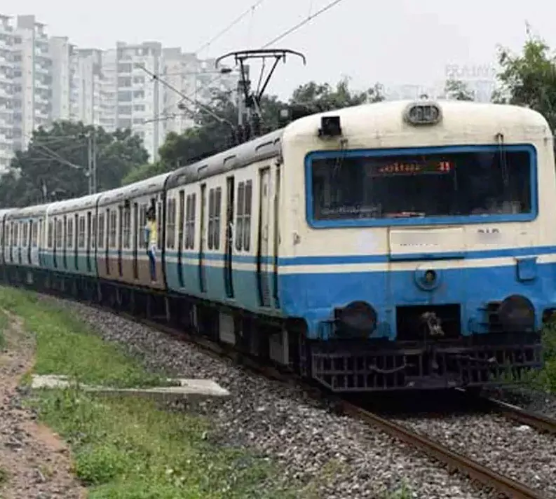 Attempted rape on young woman in MMTS...Victim jumps from running train
