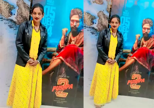 maha kumb monalisa active on social media