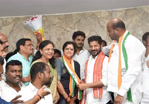 Counter blow to BRS... Muddasani joined Congress