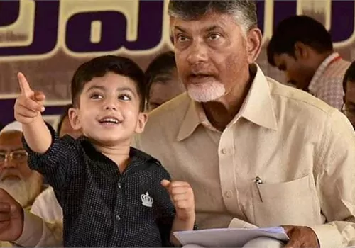 ఫ్యామిలీ మెంబర్ ని సపోర్ట్ చెయ్యకపోతే ఎలా 