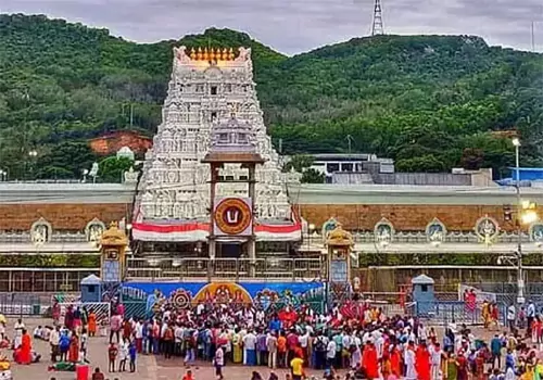 devotees rush in tirumala