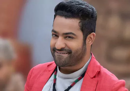 కింగ్ ఆఫ్ ఇండియన్ సినిమా హీరో బయోపిక్ లో ఎన్టీఆర్!