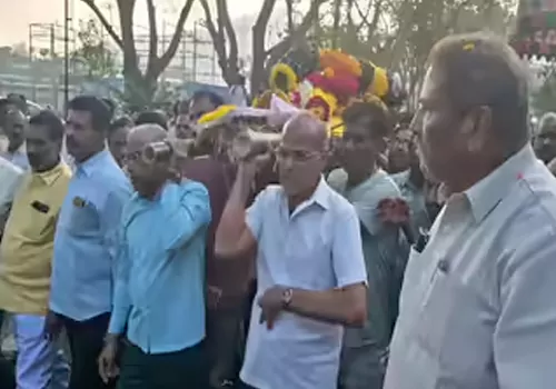 nandamuri Ramakrishna and Mohanakrishna carried the bier of ntrraju