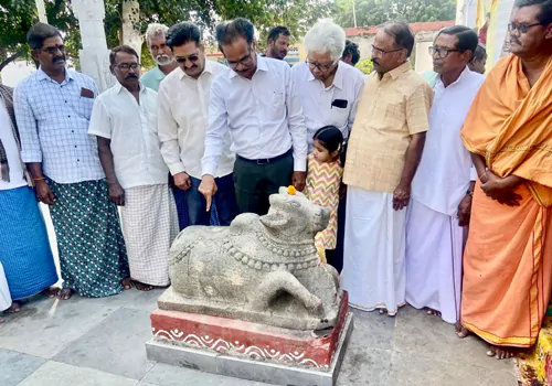 Thousand years old sculptures should be preserved in chunduru