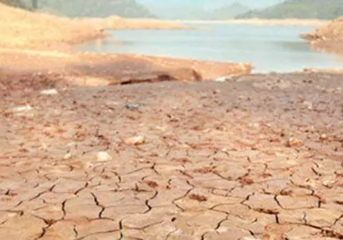 Pakistan  struggling with water shortages