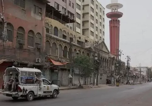 పాకిస్థాన్‌లో లాక్‌డౌన్!