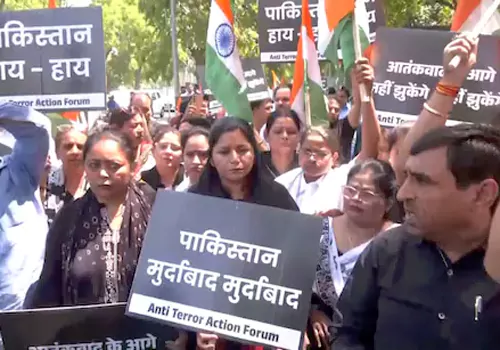 tense at pakisthan high commissiom newdwlhi