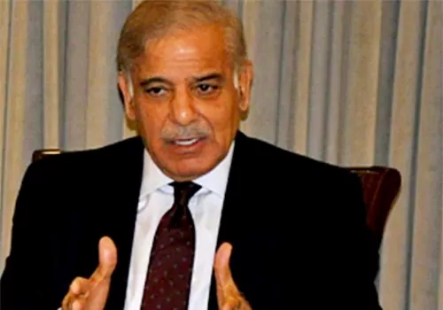 pak on the edge of financial collapse