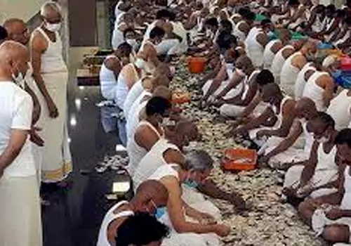 devotees rush in tirumala