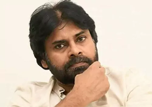 పవన్ కళ్యాణ్ పేరు చెప్పి లక్షఅరవై వేల రూపాయలు హాంఫట్ 
