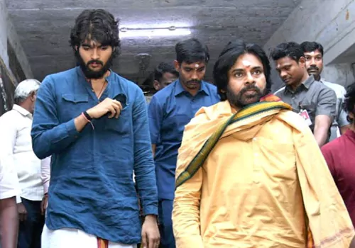 త్రివిక్రమ్ దర్శకత్వంలో అకీరా డెబ్యూ మూవీ.. పక్కా ప్లాన్ తో పవన్ కళ్యాణ్!