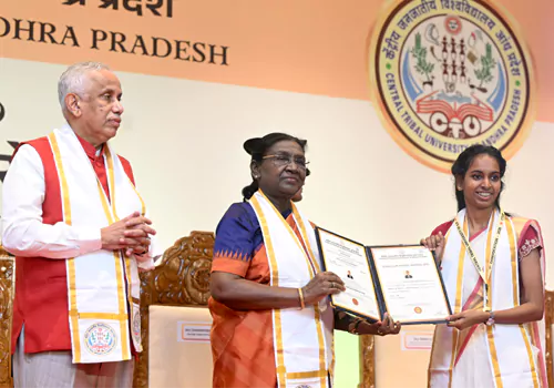 వైభవంగా విశాఖ కేంద్రీయ గిరిజన వర్సిటీ తొలి స్నాతకోత్సవం