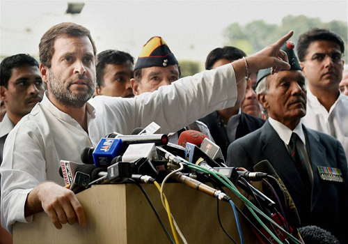 Rahul Gandhi interacts with ex servicemen