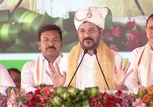  Revanth Reddy cheers for KCR