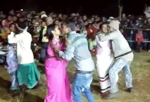  india kisses compititon