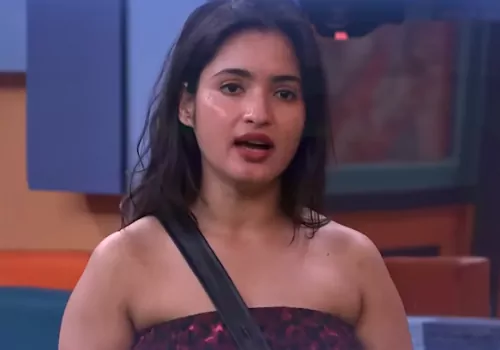 కంటెంట్ కోసం‌ దిగజారిన రతిక.. అందరి ముందు అలాగే ఉంటుందంట!