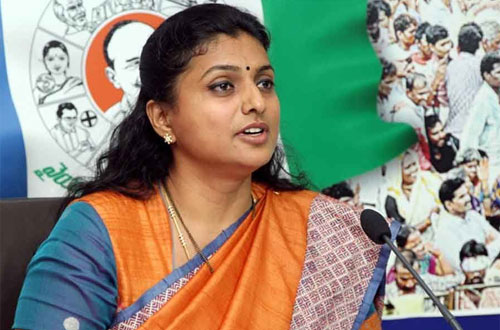 Amaravati Farmers Stops YCP MLA Roja Convoy at SRM