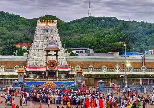 devotees rush in tirumala