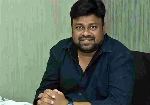 బేబీ డైరెక్టర్ కోసం చేయికోసుకున్నాను..సంచలనం సృష్టించడానికి పిచ్చోళ్లమా ఏంటి! 