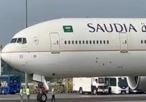 saudi airways flight emergency landing in kolkata airport
