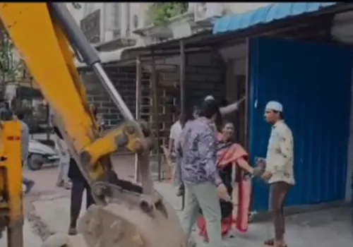 shops on footpath remove