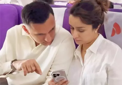 shraddha kapoor and rahul mody flight video