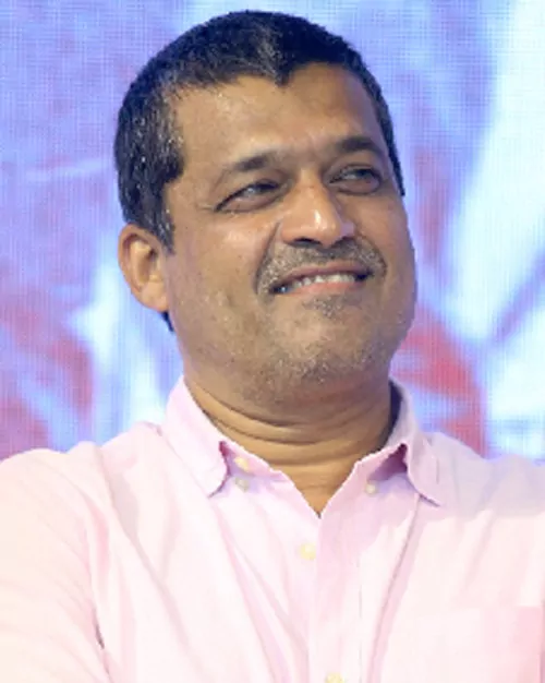 దిల్ రాజు పతనాన్ని కోరుకుంటుంది ఎవరు?